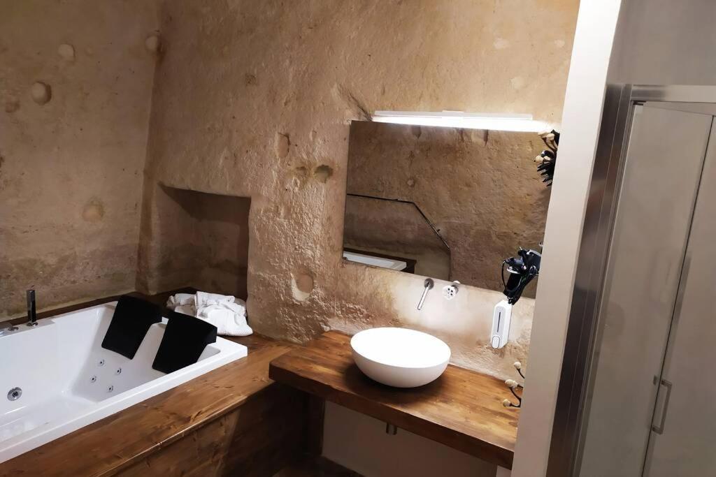 فيلا ماتيرافي Fornaci 46 Sassi Con Idromassaggio المظهر الخارجي الصورة